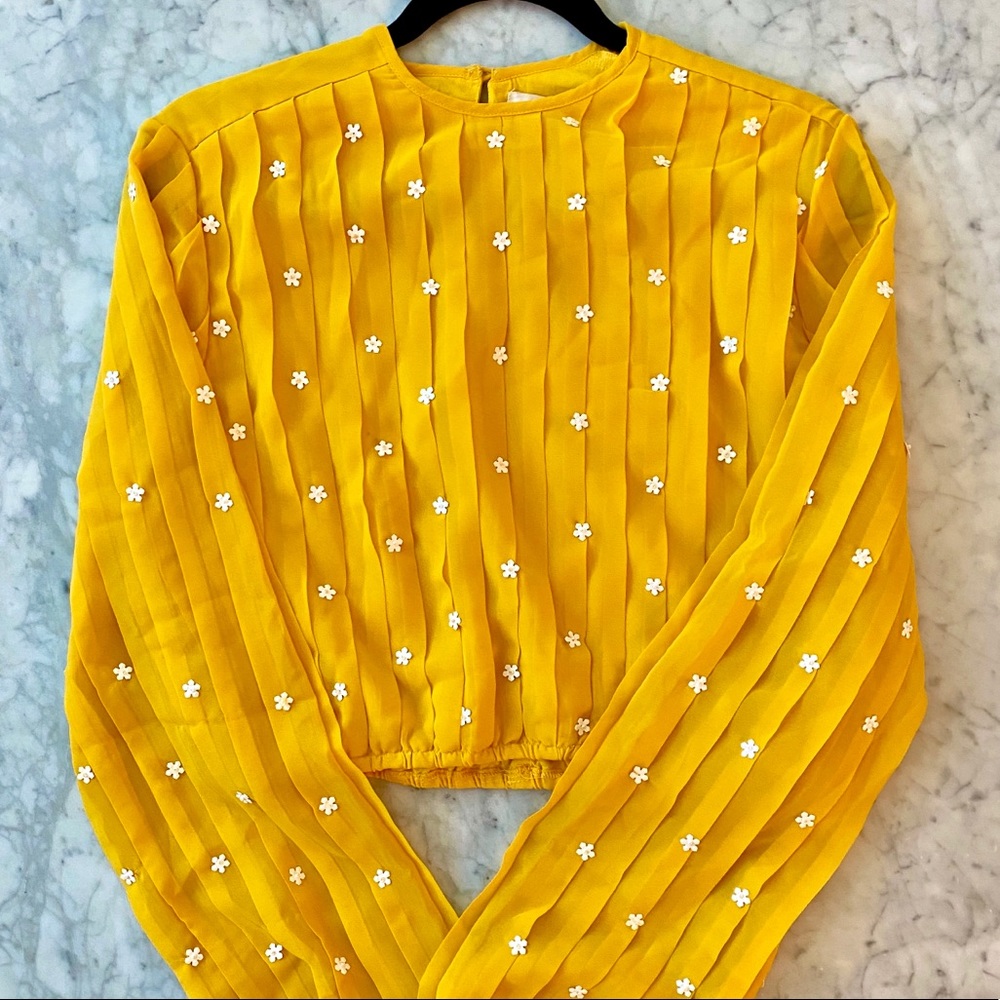 💛🌻🤍 Gorgeous BeachRiot Pleated Daisy Top